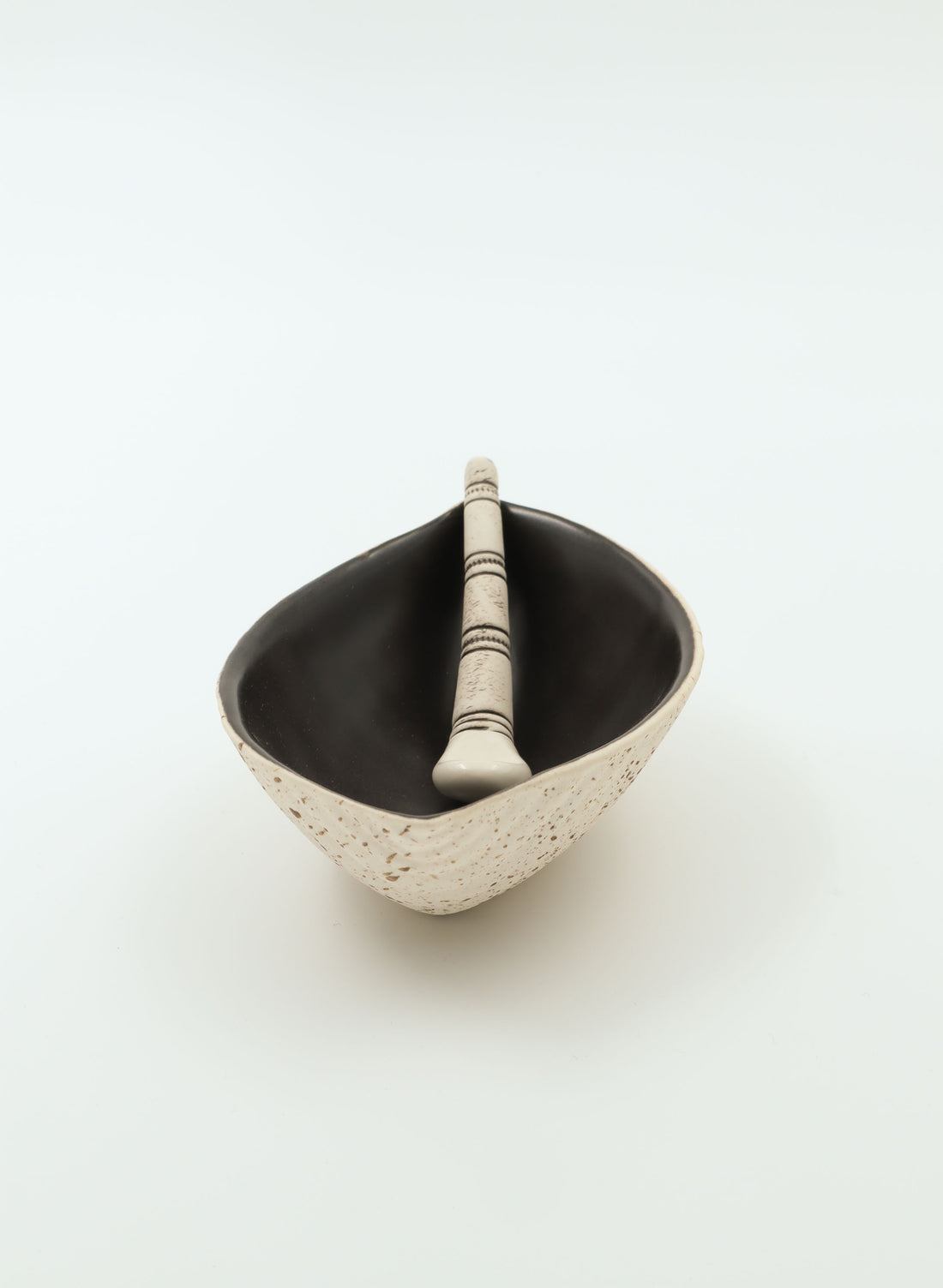 Small Pod Bowl &amp; Spoon - Black