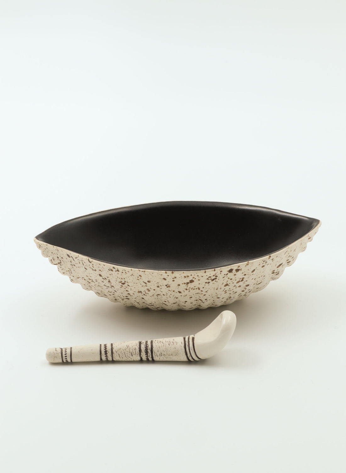 Small Pod Bowl &amp; Spoon - Black