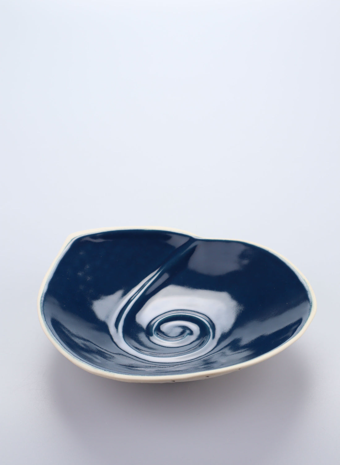 Medium Nautilus Plate - Navy