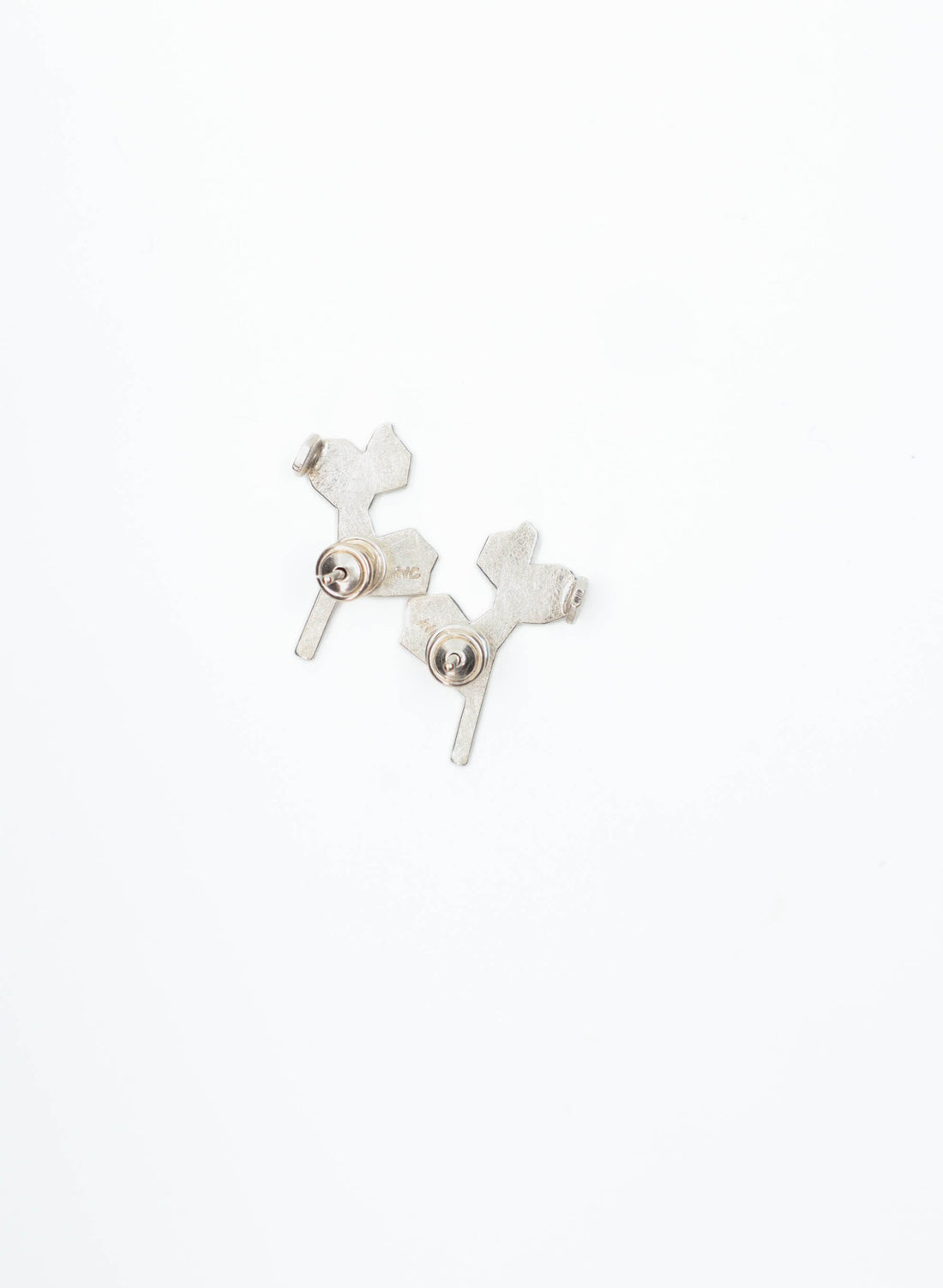 Leaf Structure Curved Side Stud Earrings