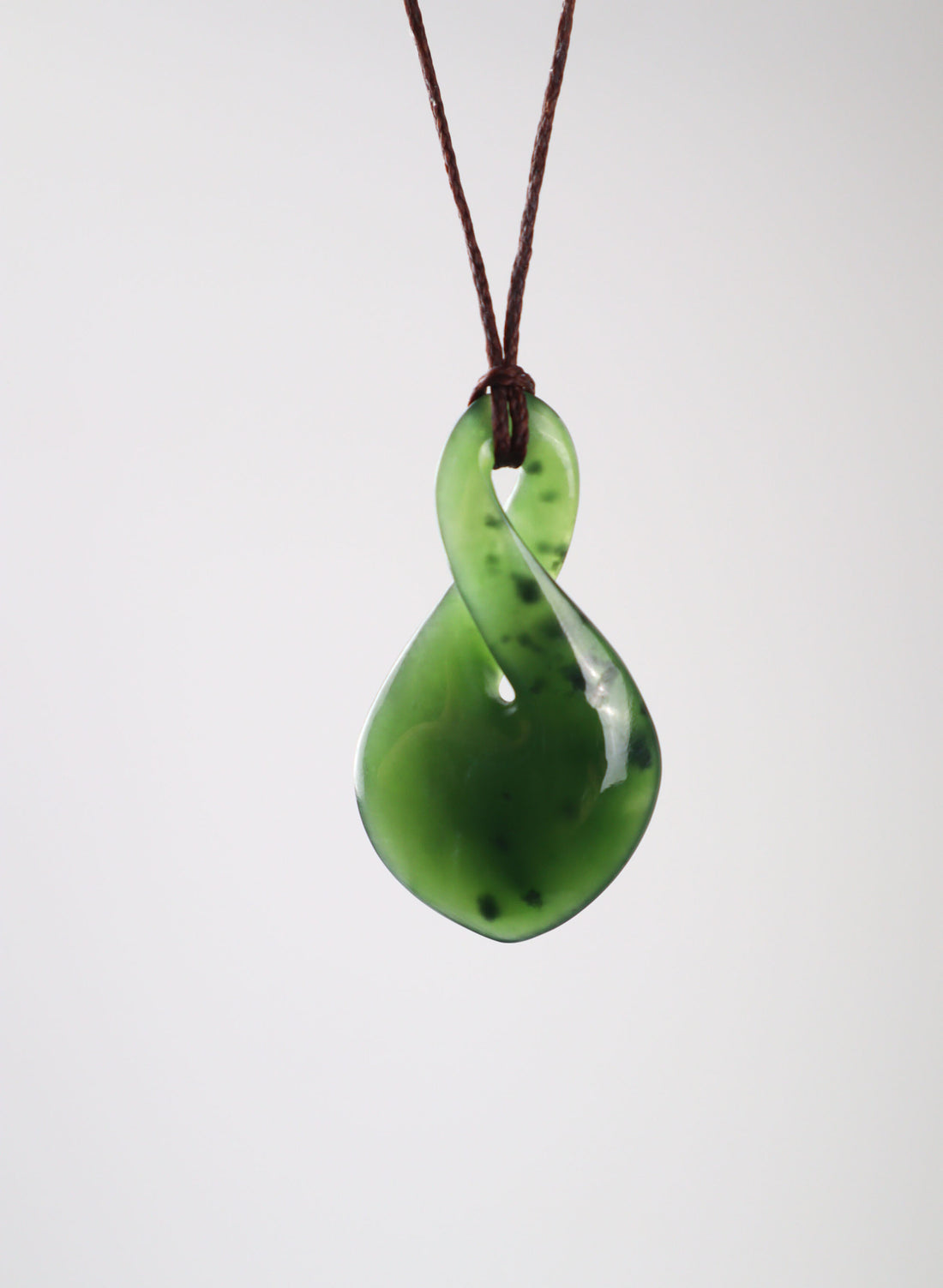 Single Twist Pounamu Pendant