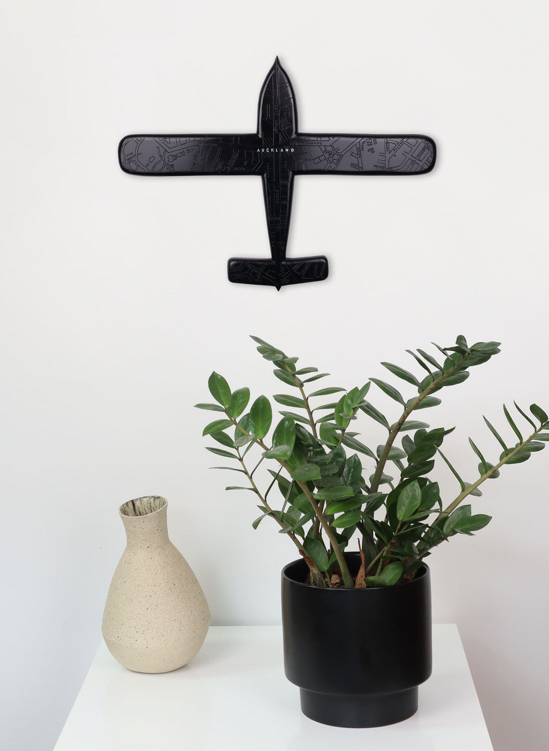 Auckland Resin Plane - Black