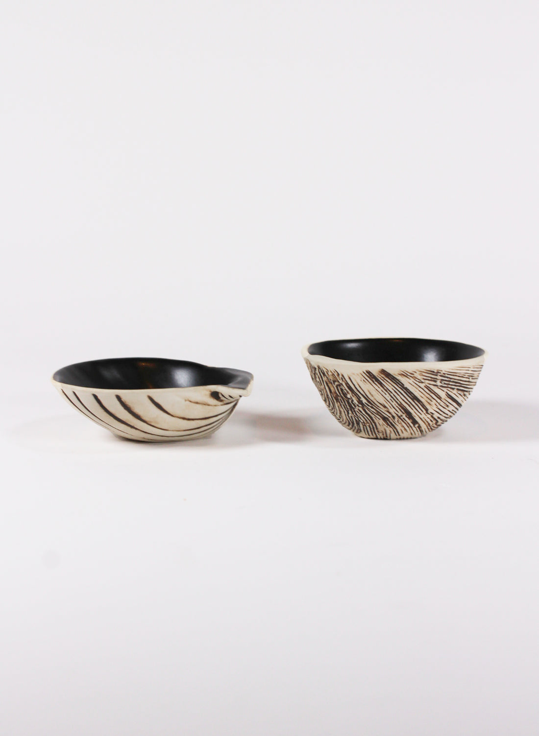 Boxed Set of 2 - Shell Dipping Bowls Black