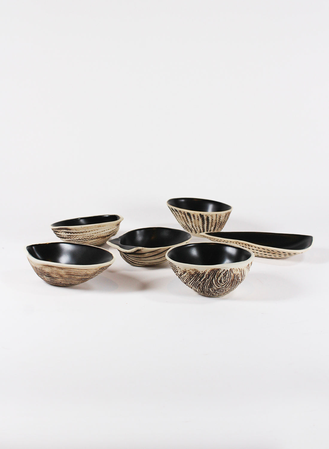 Boxed Set of 6 Shell Dipping Bowls - Black