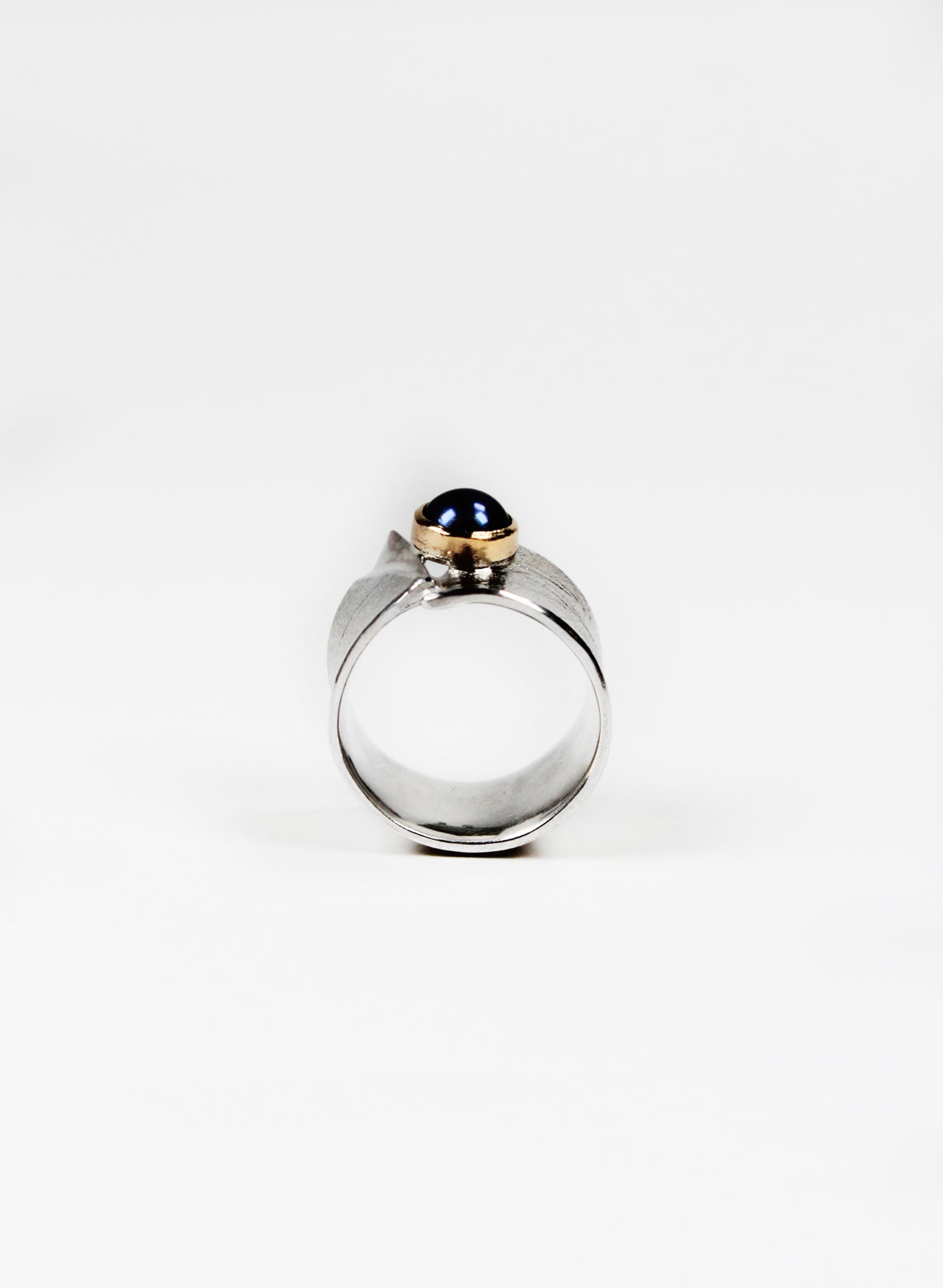 Kimono Ring w/ Black Pearl &amp; 9ct Gold